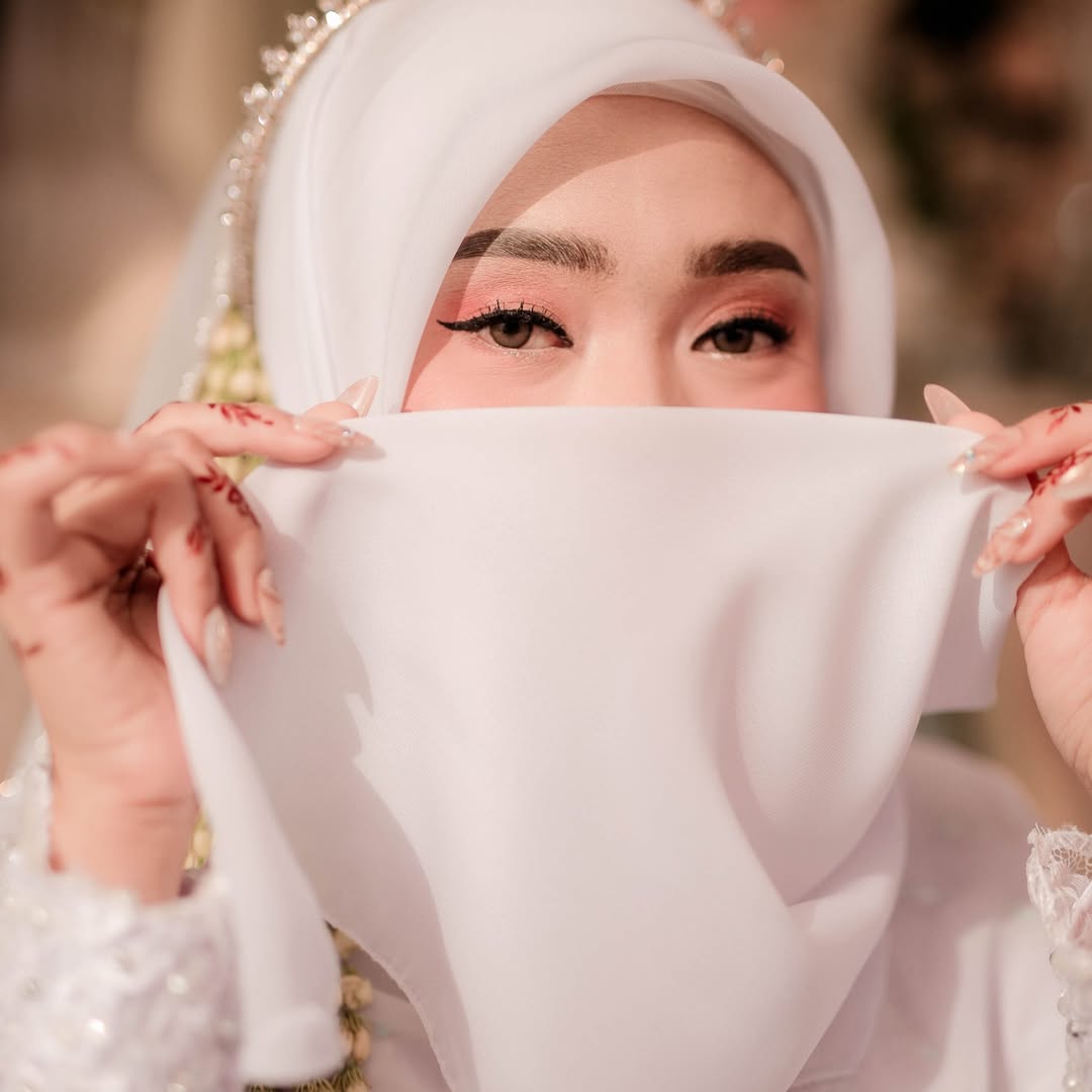 Wedding hands
